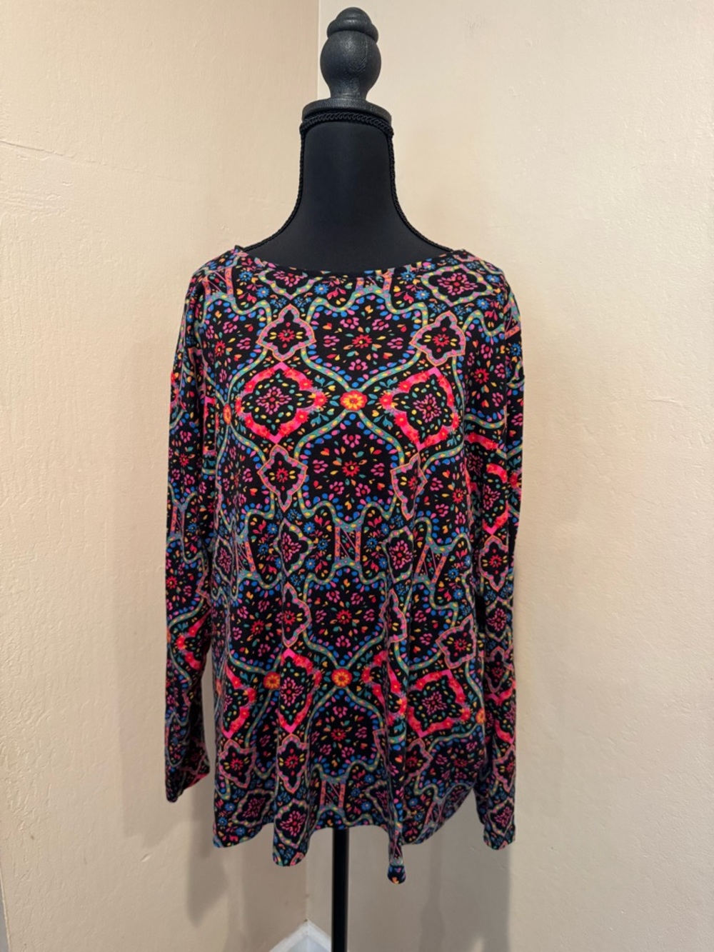 Croft & Barrow Long Sleeve Top with Vibrant Multicolor Geometric Print